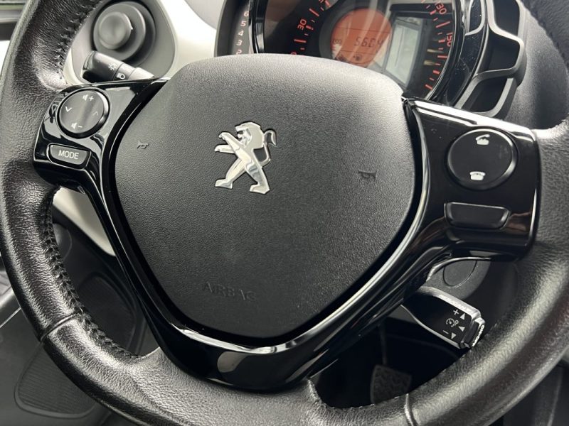 PEUGEOT 108 TOP ! CABRIOLET Pack ALLURE 1.2 82 Cv 1ERE MAIN ECRAN TACTILE CRIT AIR 1 - GARANTIE 1 AN