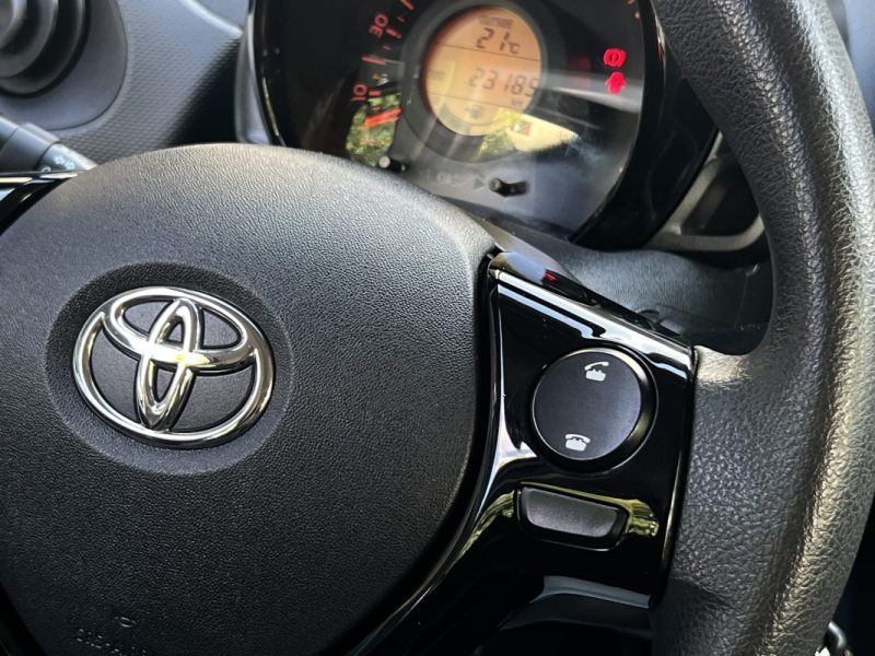 TOYOTA AYGO II PHASE 2 X-PRO 1.0 VVT-I 72 Cv 5 PORTES 1ere main 23 100 Km CRIT AIR 1 - GARANTIE 1 AN