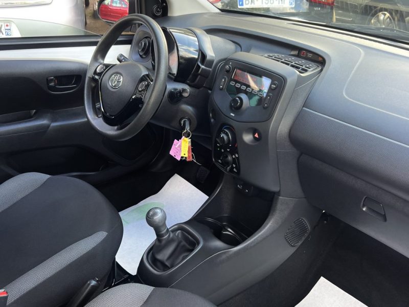 TOYOTA AYGO II PHASE 2 X-PRO 1.0 VVT-I 72 Cv 5 PORTES 1ere main 23 100 Km CRIT AIR 1 - GARANTIE 1 AN