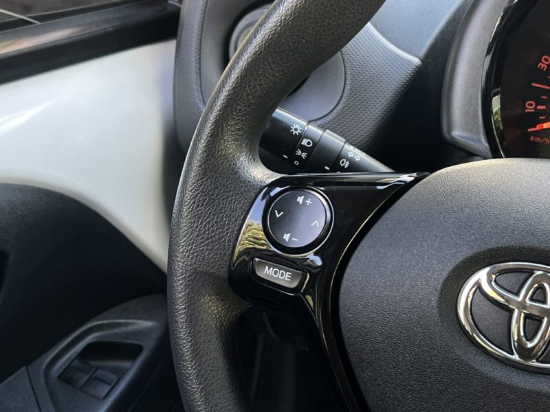 TOYOTA AYGO II PHASE 2 X-PRO 1.0 VVT-I 72 Cv 5 PORTES 1ere main 23 100 Km CRIT AIR 1 - GARANTIE 1 AN