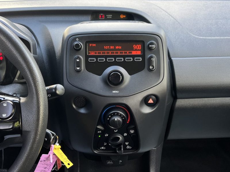 TOYOTA AYGO II PHASE 2 X-PRO 1.0 VVT-I 72 Cv 5 PORTES 1ere main 23 100 Km CRIT AIR 1 - GARANTIE 1 AN