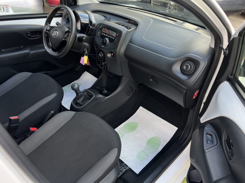 TOYOTA AYGO II PHASE 2 X-PRO 1.0 VVT-I 72 Cv 5 PORTES 1ere main 23 100 Km CRIT AIR 1 - GARANTIE 1 AN