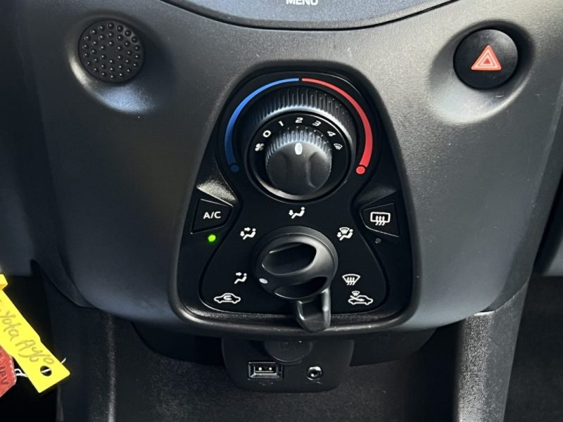 TOYOTA AYGO II PHASE 2 X-PRO 1.0 VVT-I 72 Cv 5 PORTES 1ere main 23 100 Km CRIT AIR 1 - GARANTIE 1 AN