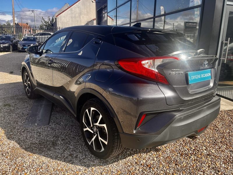 TOYOTA C-HR 122h Graphic  E-CVT 01/2018