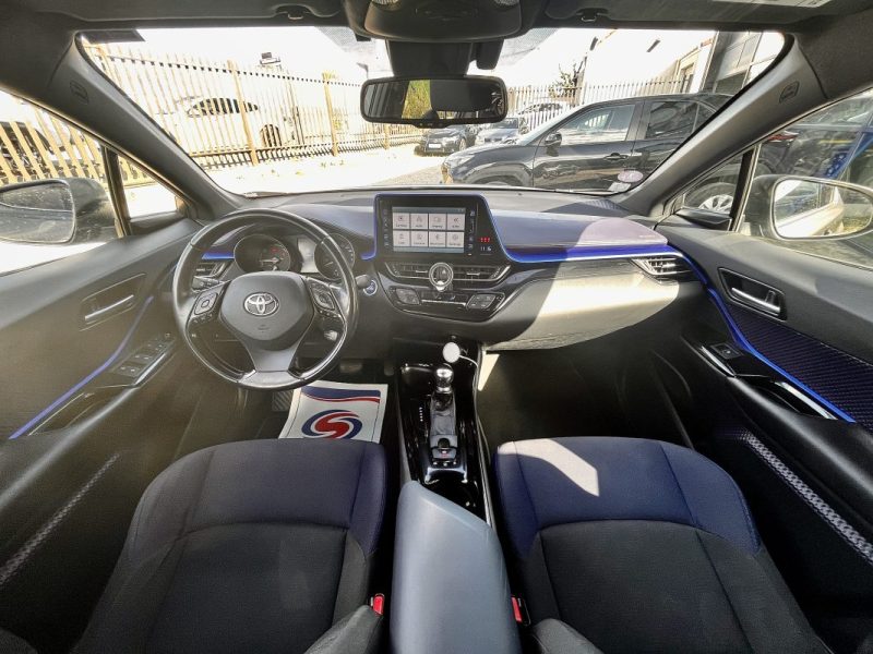 TOYOTA C-HR 122h Graphic  E-CVT 01/2018