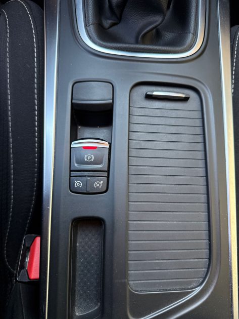 RENAULT MEGANE IV 1.2 TCe 100 ch Energy Business