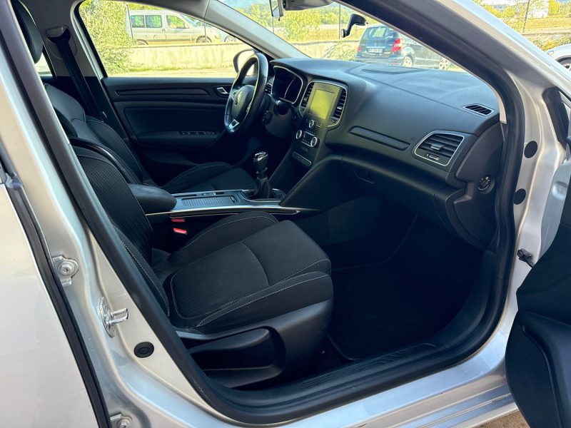RENAULT MEGANE IV 1.2 TCe 100 ch Energy Business