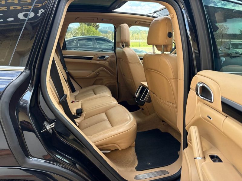 PORSCHE Cayenne S 3.0 V6 416 ch E-HYBRID 4×4 Tiptronic8