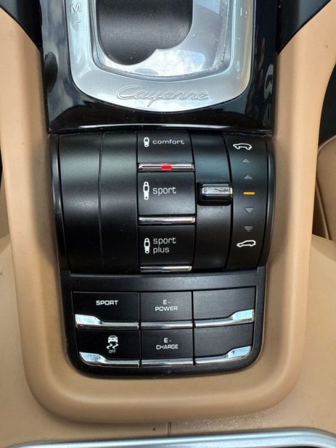 PORSCHE Cayenne S 3.0 V6 416 ch E-HYBRID 4×4 Tiptronic8