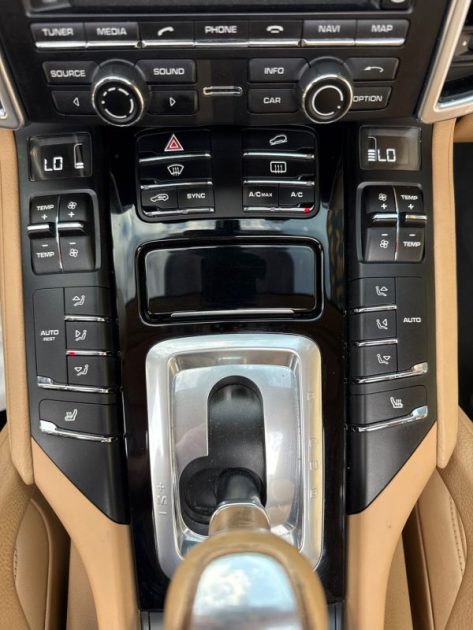 PORSCHE Cayenne S 3.0 V6 416 ch E-HYBRID 4×4 Tiptronic8