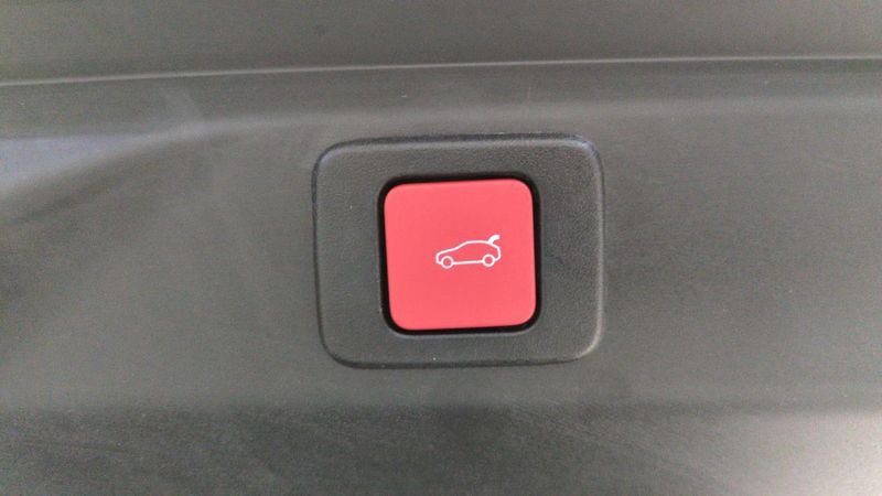 Peugeot 3008 nouveau Hybrid 145 e-dcs6 gt + pack hi-fi focal +  360° vision and drive assist plus