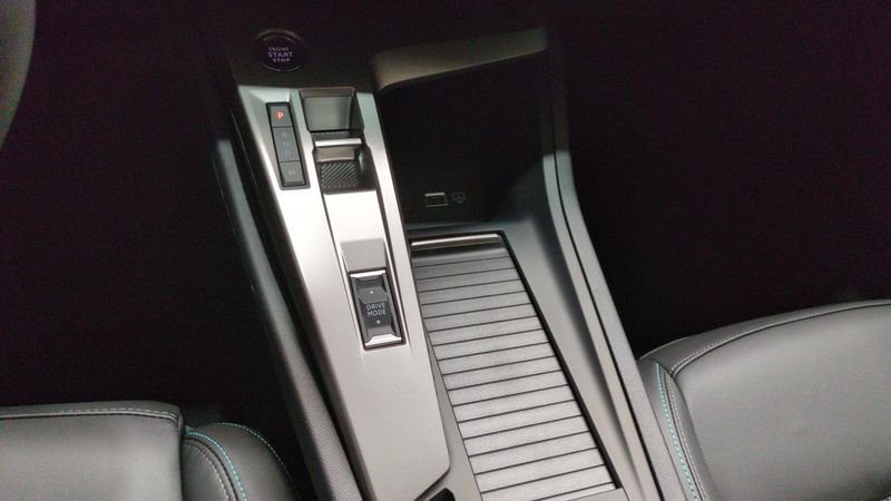 Peugeot 308 Hybrid 145 e-dcs6 allure + pack confort +  vision 360