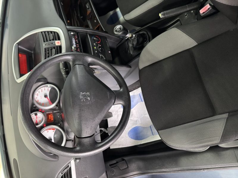 PEUGEOT 207 2008