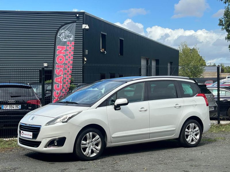 PEUGEOT 5008 1.6 HDi 114Cv ALLURE 
