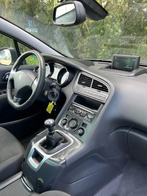 PEUGEOT 5008 1.6 HDi 114Cv ALLURE 