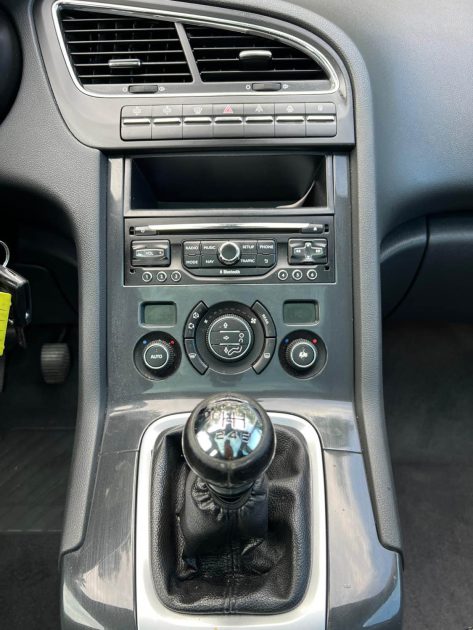 PEUGEOT 5008 1.6 HDi 114Cv ALLURE 