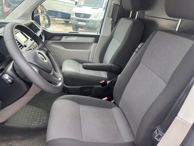 VOLKSWAGEN TRANSPORTER 2018
