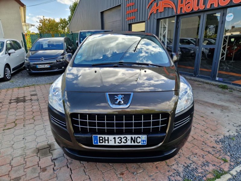 PEUGEOT 3008 2011
