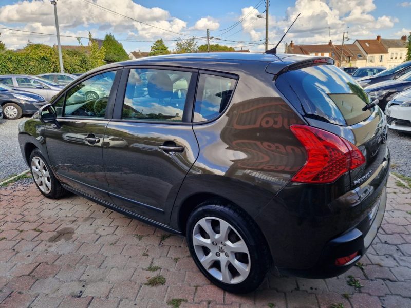 PEUGEOT 3008 2011
