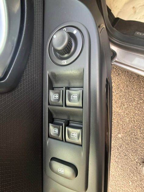 RENAULT CLIO 4 1ER MAIN PHASE 2 1.2 TCE 120CV BOITE AUTO 2016