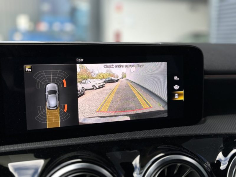 MERCEDES CLASSE A 250e 218cv - AMG LINE 