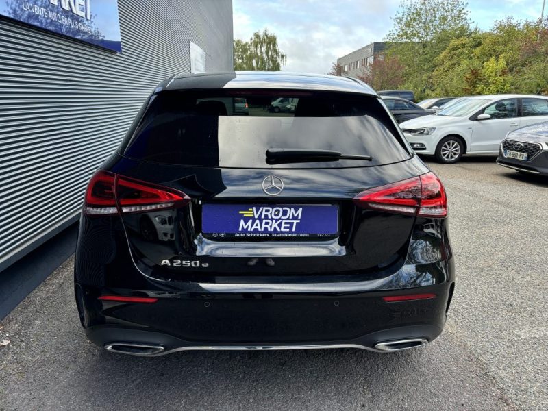 MERCEDES CLASSE A 250e 218cv - AMG LINE 