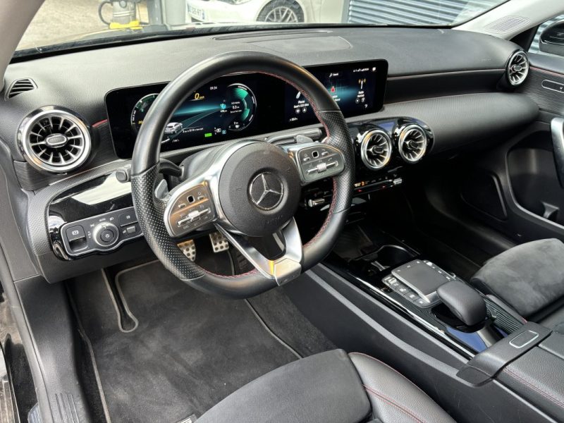 MERCEDES CLASSE A 250e 218cv - AMG LINE 