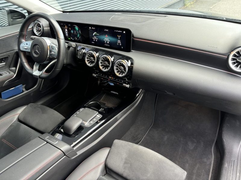 MERCEDES CLASSE A 250e 218cv - AMG LINE 