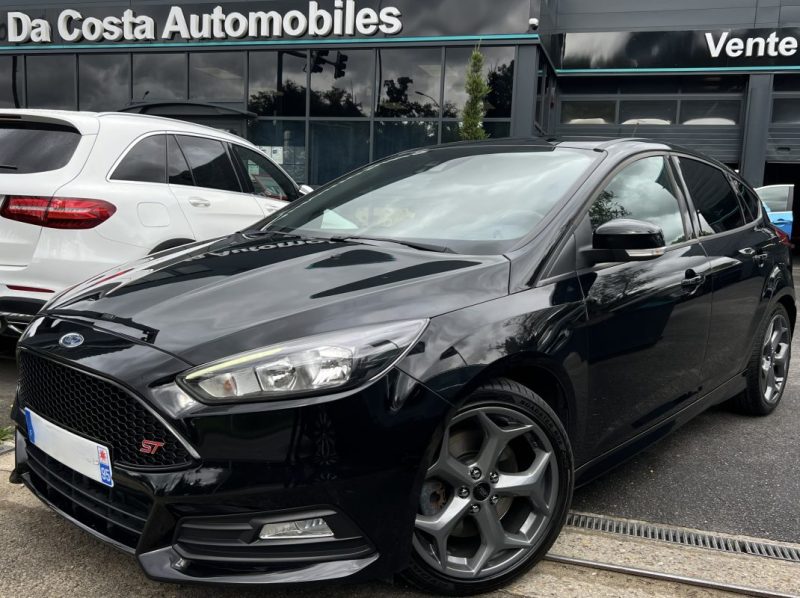 FORD FOCUS III PHASE 2 ST 2.0 TDCI 185 Cv 5 PORTES / SIEGES RECARO - GARANTIE 1 AN