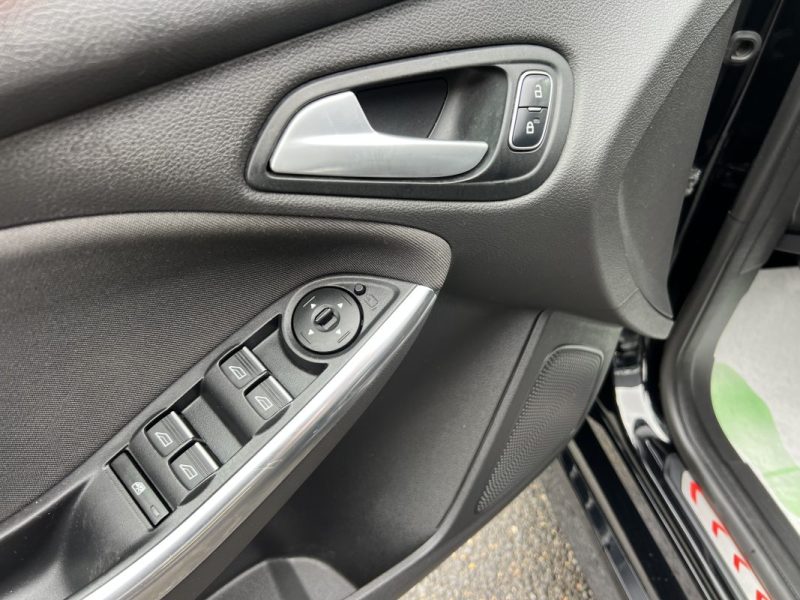 FORD FOCUS III PHASE 2 ST 2.0 TDCI 185 Cv 5 PORTES / SIEGES RECARO - GARANTIE 1 AN