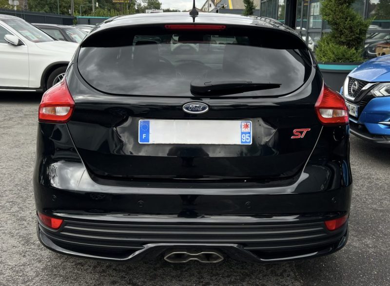 FORD FOCUS III PHASE 2 ST 2.0 TDCI 185 Cv 5 PORTES / SIEGES RECARO - GARANTIE 1 AN