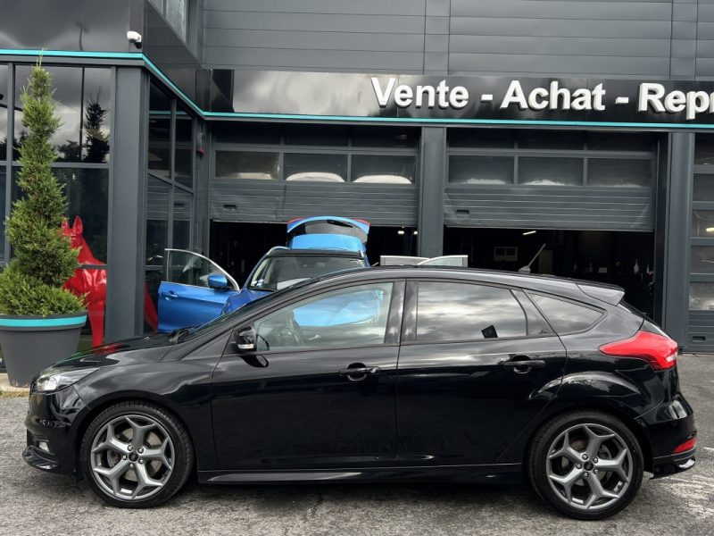 FORD FOCUS III PHASE 2 ST 2.0 TDCI 185 Cv 5 PORTES / SIEGES RECARO - GARANTIE 1 AN