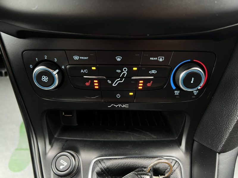 FORD FOCUS III PHASE 2 ST 2.0 TDCI 185 Cv 5 PORTES / SIEGES RECARO - GARANTIE 1 AN