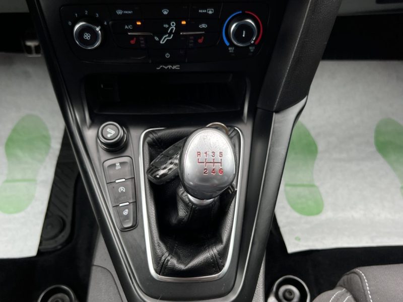 FORD FOCUS III PHASE 2 ST 2.0 TDCI 185 Cv 5 PORTES / SIEGES RECARO - GARANTIE 1 AN