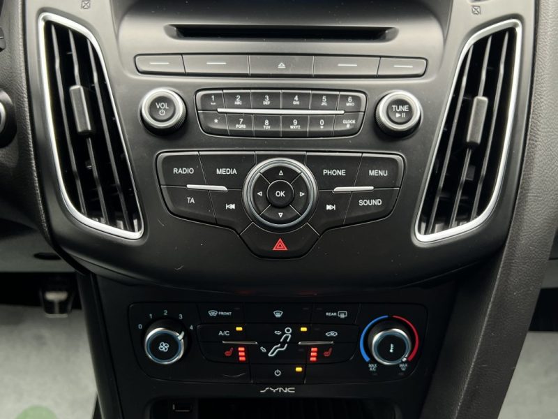 FORD FOCUS III PHASE 2 ST 2.0 TDCI 185 Cv 5 PORTES / SIEGES RECARO - GARANTIE 1 AN