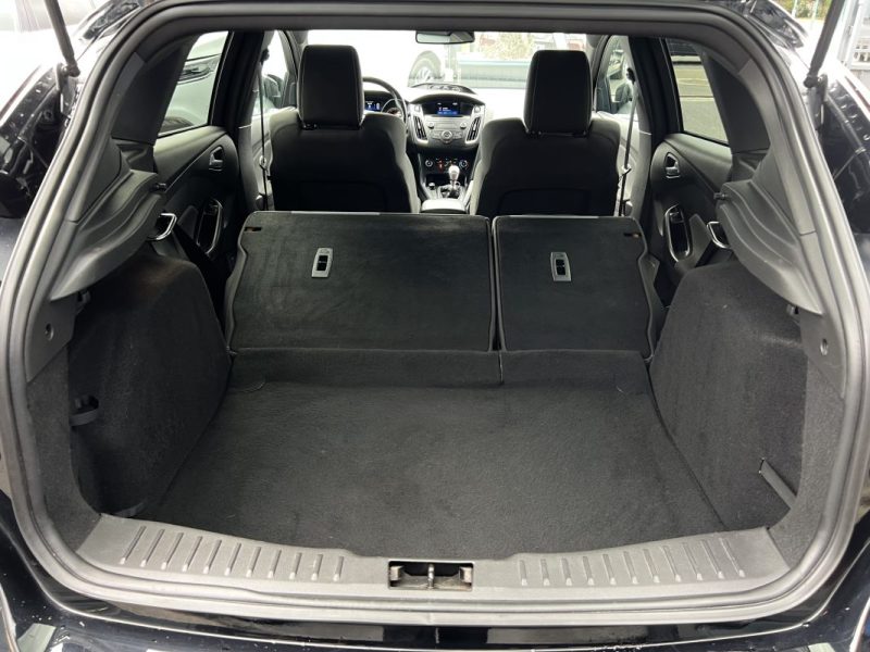 FORD FOCUS III PHASE 2 ST 2.0 TDCI 185 Cv 5 PORTES / SIEGES RECARO - GARANTIE 1 AN