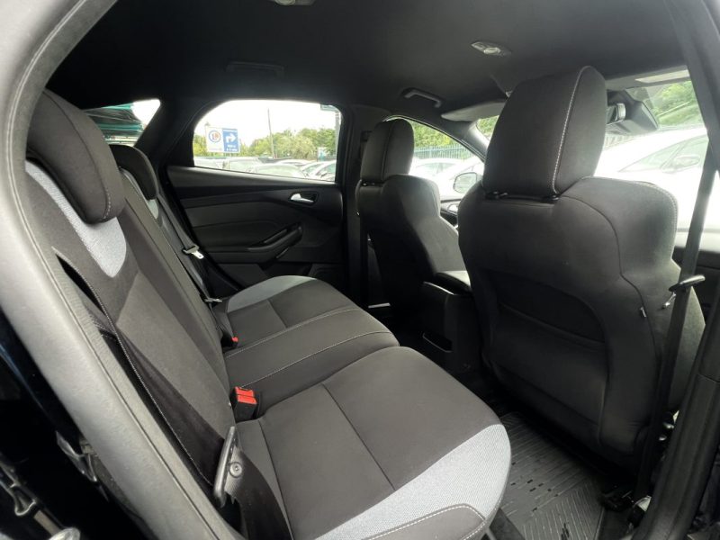 FORD FOCUS III PHASE 2 ST 2.0 TDCI 185 Cv 5 PORTES / SIEGES RECARO - GARANTIE 1 AN