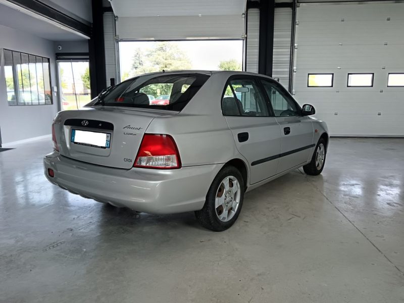 HYUNDAI ACCENT 1.5 CRDI 82 cv / DISTRIBUTION + FREINS AV NEUFS + REVISION A JOUR + BATTERIE NEUVE