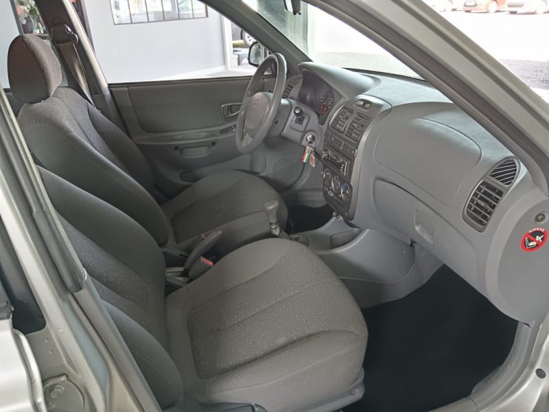 HYUNDAI ACCENT 1.5 CRDI 82 cv / DISTRIBUTION + FREINS AV NEUFS + REVISION A JOUR + BATTERIE NEUVE