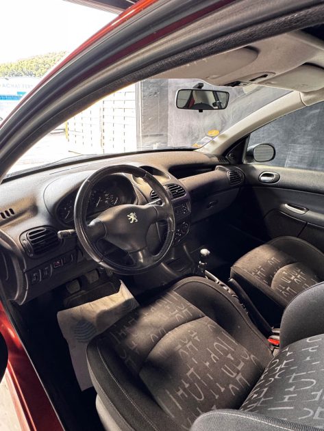 PEUGEOT 206 2001