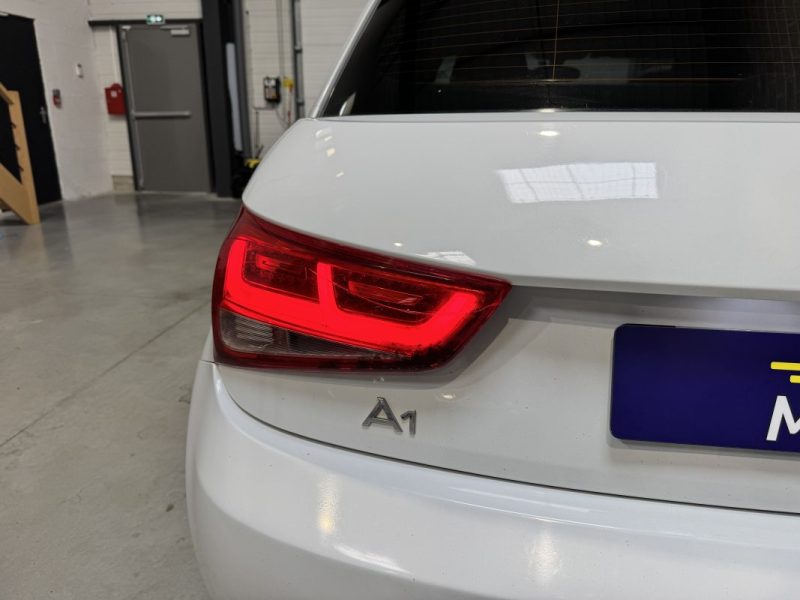 AUDI A1 SPORTBACK 1.6 TDI 105ch Ambition Luxe 