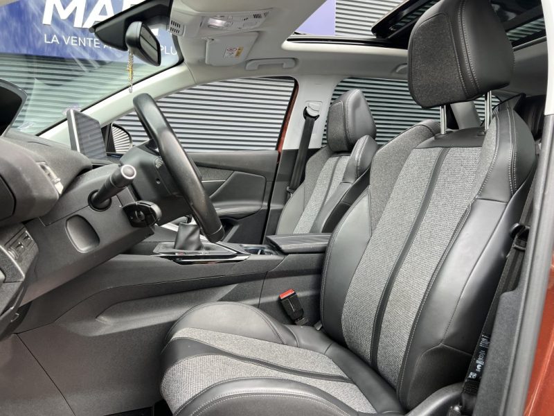 PEUGEOT 3008 1.2 130ch Allure - TOIT OUVRANT - DISTRIBUTION OK