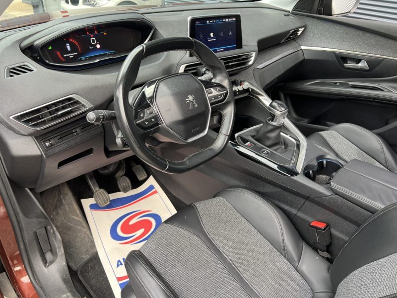 PEUGEOT 3008 1.2 130ch Allure - TOIT OUVRANT - DISTRIBUTION OK