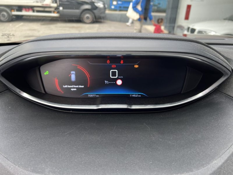 PEUGEOT 3008 1.2 130ch Allure - TOIT OUVRANT - DISTRIBUTION OK