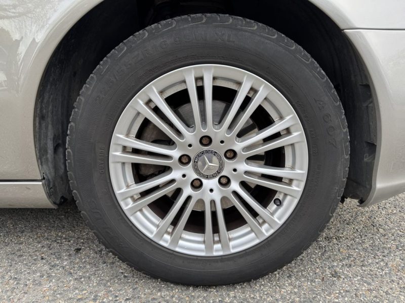 MERCEDES CLASSE E200 122cv ÉLÉGANCE 