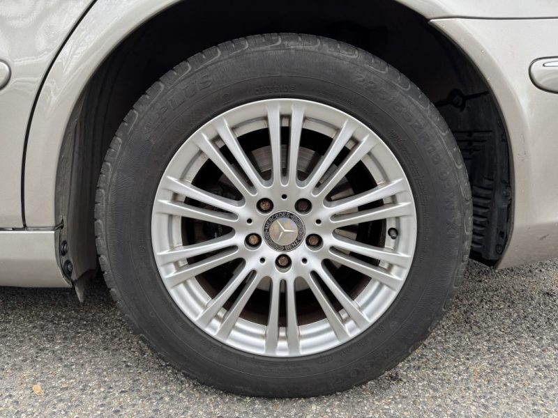 MERCEDES CLASSE E200 122cv ÉLÉGANCE 