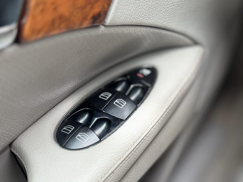 MERCEDES CLASSE E200 122cv ÉLÉGANCE 