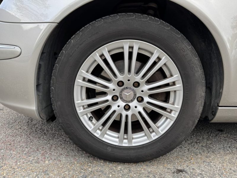 MERCEDES CLASSE E200 122cv ÉLÉGANCE 