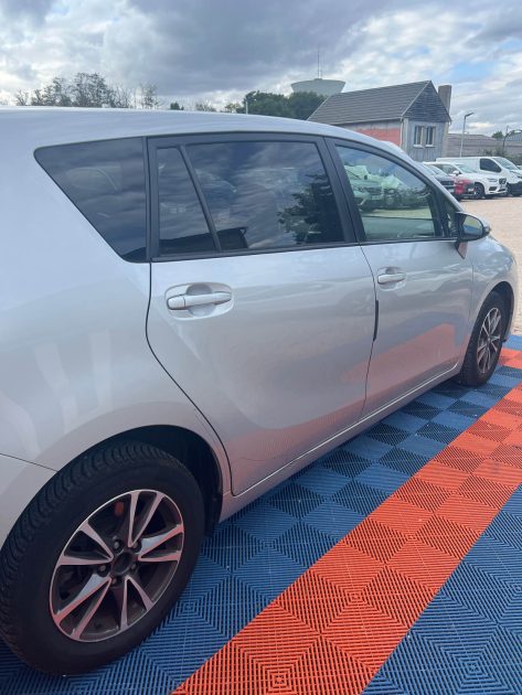 TOYOTA VERSO 2014 112 D-4D Business 5 places