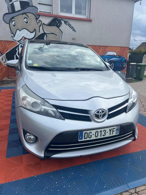 TOYOTA VERSO 2014 112 D-4D Business 5 places